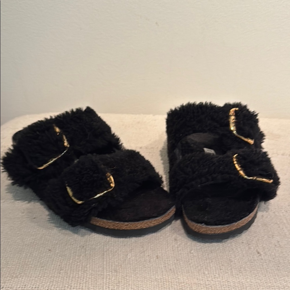 Birkenstock black shearling fuzzy big buckle Arizona slides sandals 37